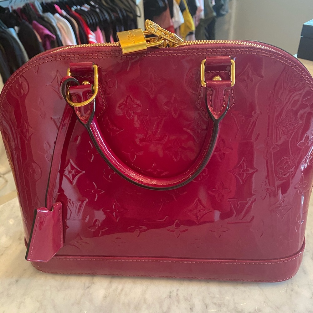 LV monogram magenta vernis Alma MM bag - Picture 9 of 11